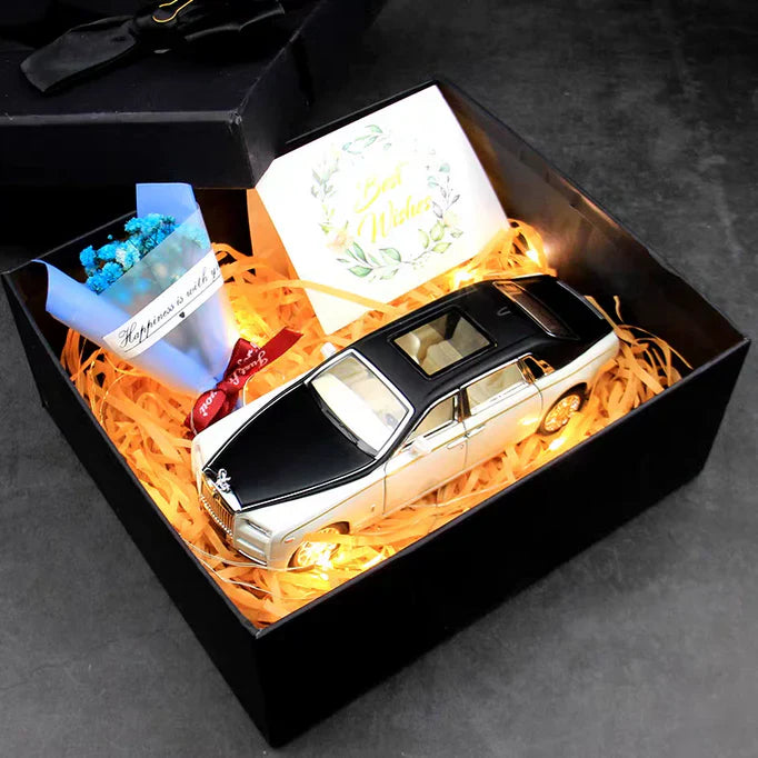 Rolls Royce Phantom 1:24 diecast scale model with Sound and Light Pullback Door Open